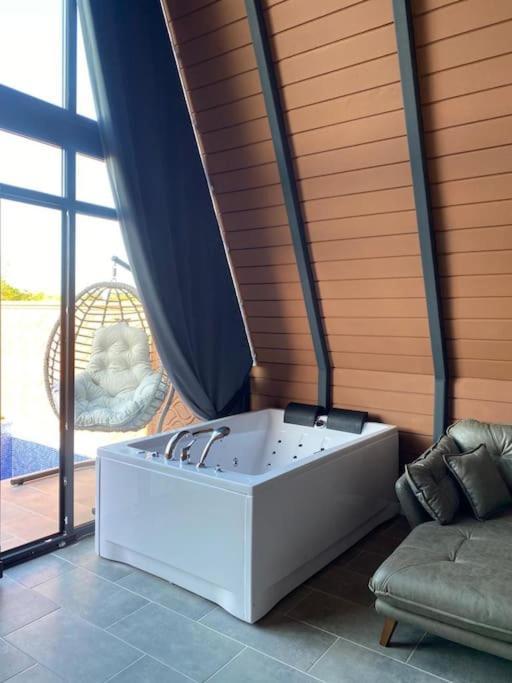 Hotel Triangle Life Suit Kartepe Esterno foto